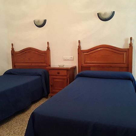 קלהונדה Hostal Miguel מראה חיצוני תמונה