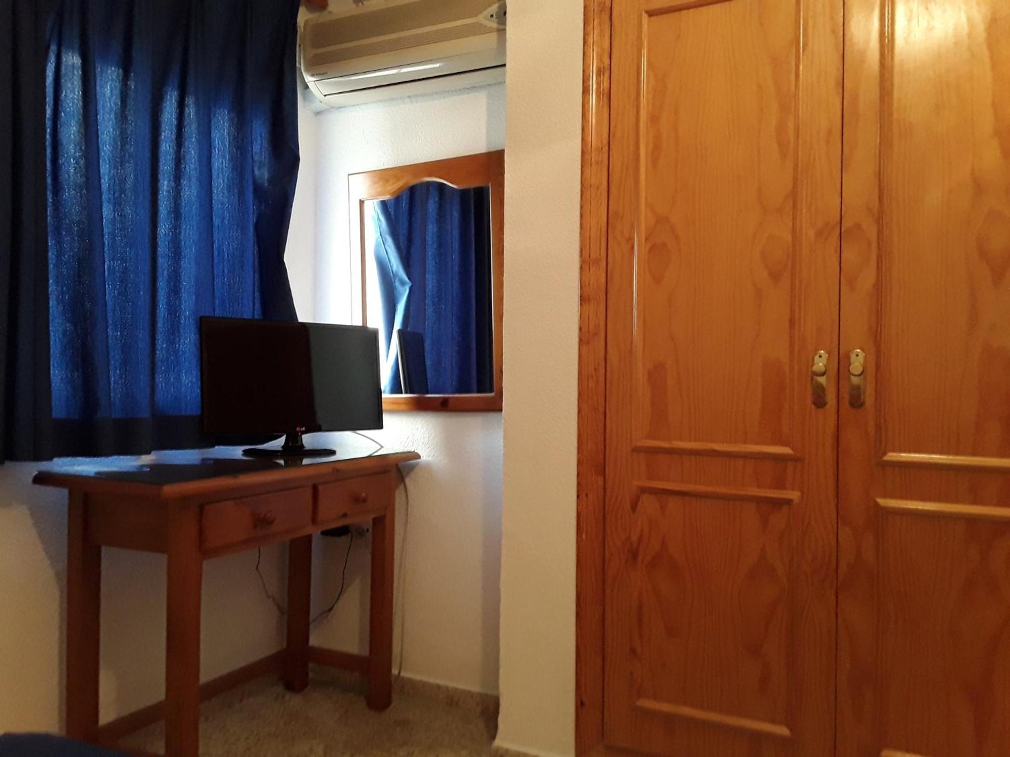 קלהונדה Hostal Miguel מראה חיצוני תמונה