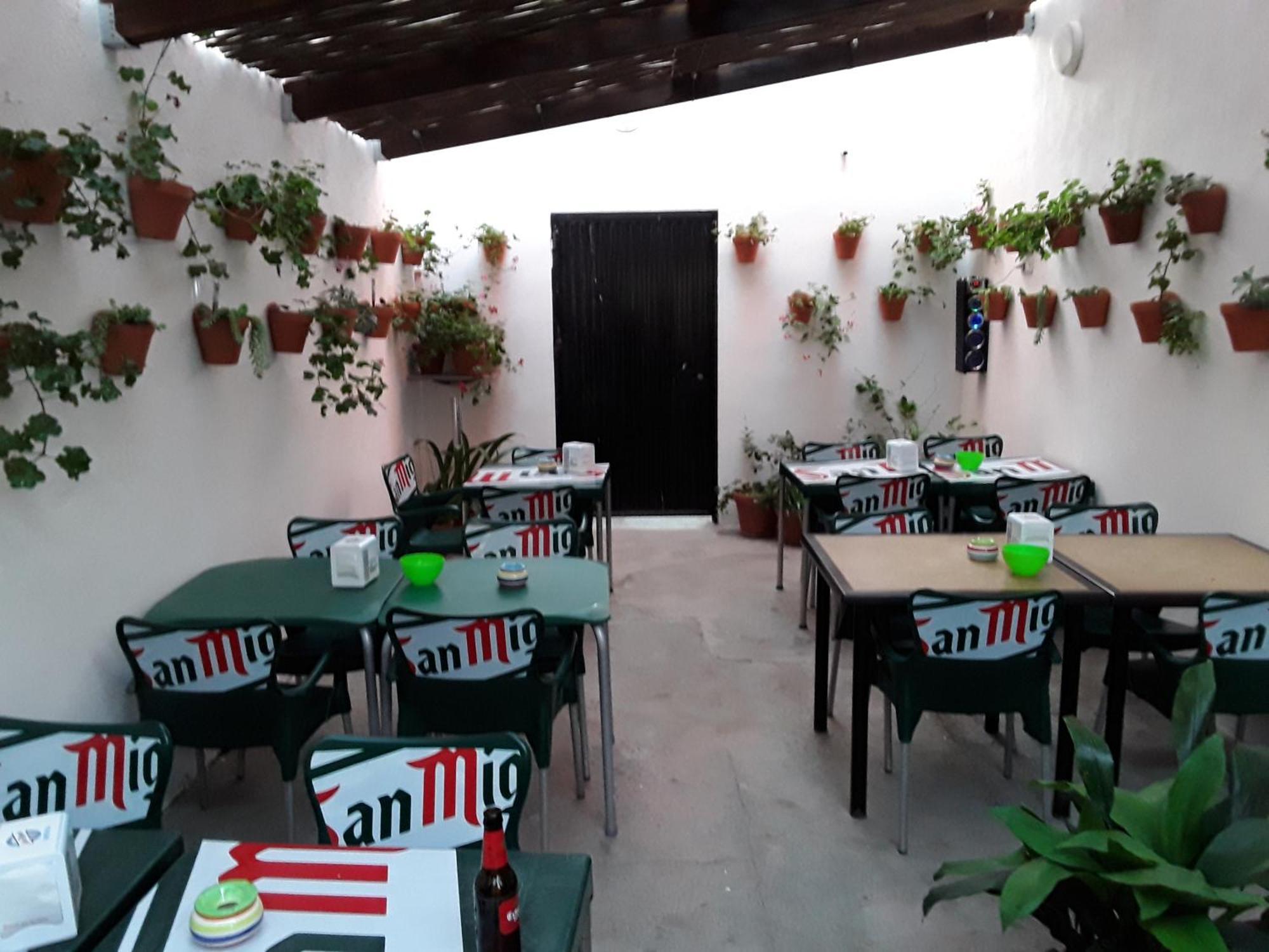 קלהונדה Hostal Miguel מראה חיצוני תמונה